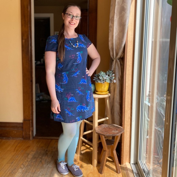 Your Friendly Posh Ambassador, Angela - Picture 12 of 16